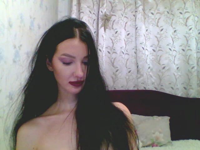 Live sex webcam photo for GirlPlayy #268285469