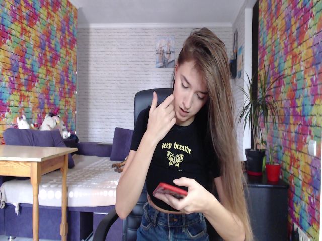 Live sex webcam photo for Kelly_Winter_ #268488118