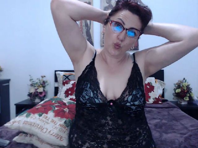 Live sex webcam photo for Elssye #268348946