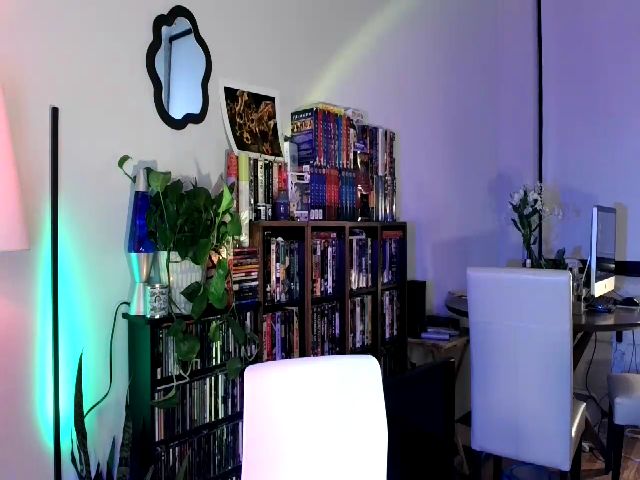 Live sex webcam photo for Strawberrrri1 #268294797