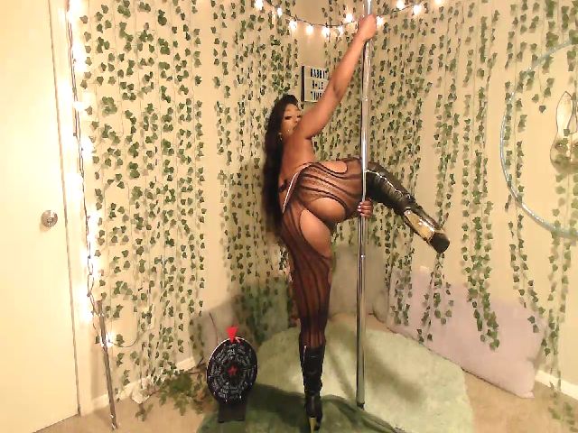Live sex webcam photo for Irish_Nubi #268311788
