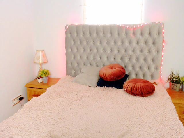 Live sex webcam photo for DiamondEva_ #268470052