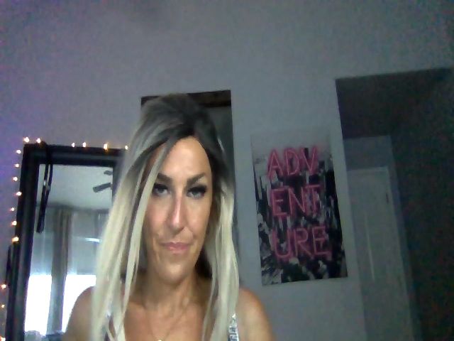 Live sex webcam photo for Lexi_Reign #268469396
