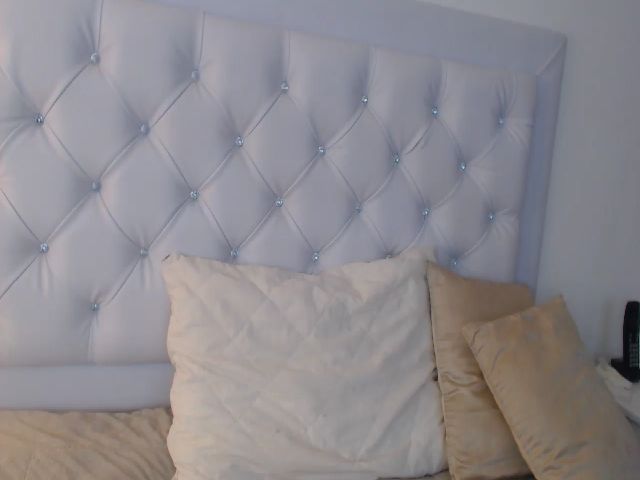 Live sex webcam photo for AnaMaslany #268372045