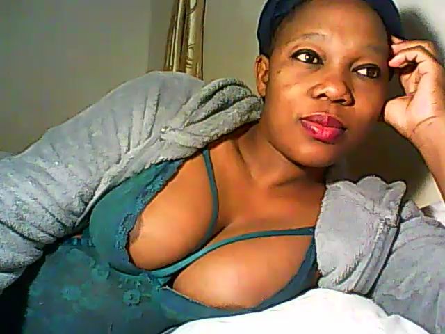 Live sex webcam photo for AfriPrincess #268280793