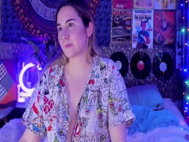 Live sex webcam photo for RETROGIRL_X #268543356