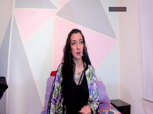 Live sex webcam photo for Violetatoo #268294020