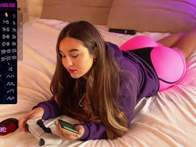 Live sex webcam photo for BloomJuliette #268361525