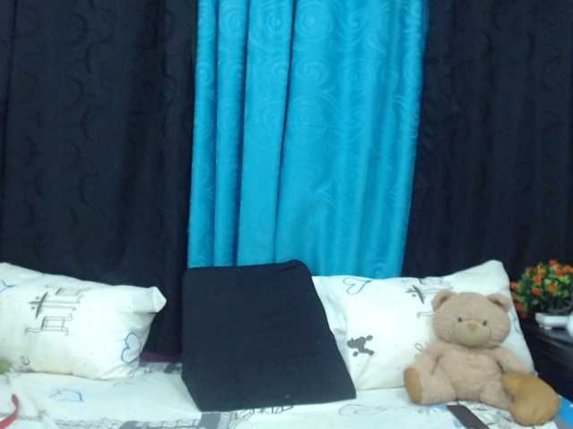Live sex webcam photo for Isabelle-gree #268545626