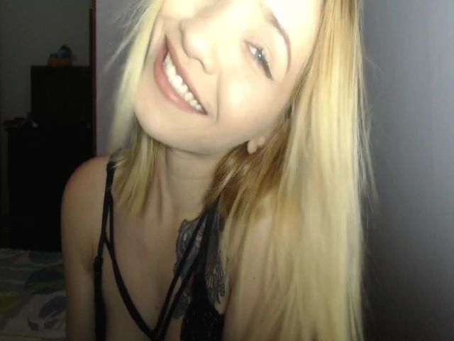 Live sex webcam photo for KellyUnicorn #268370009