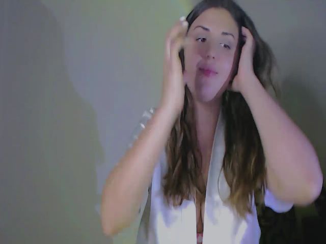 Live sex webcam photo for kitty_Mi_ #268546324