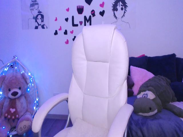 Live sex webcam photo for Laura_R23 #268550467