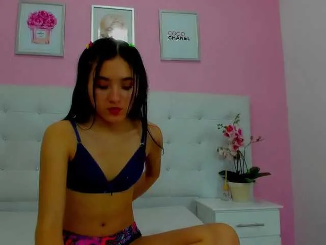 Live sex webcam photo for SussanKing #268453403