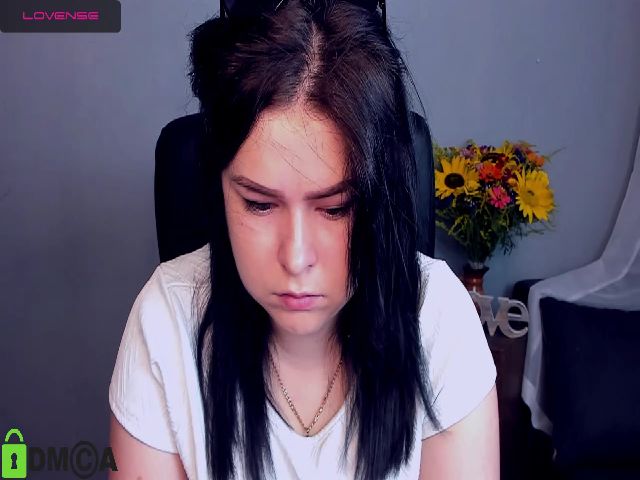 Live sex webcam photo for Sinnarey #268363055