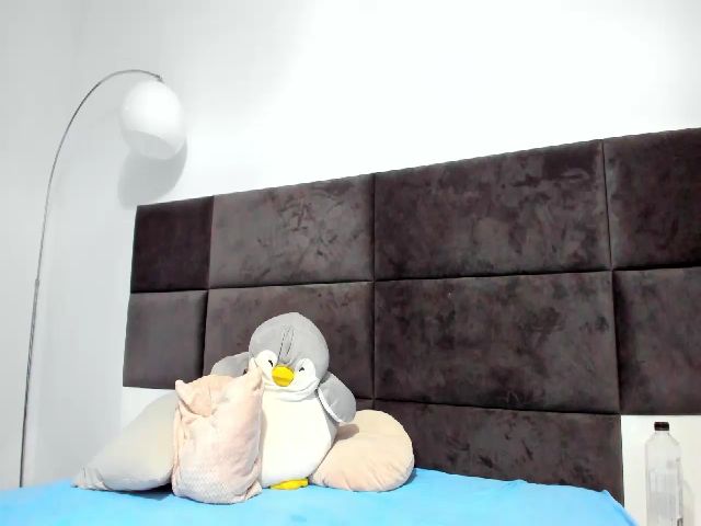 Live sex webcam photo for Adallinee #268378629