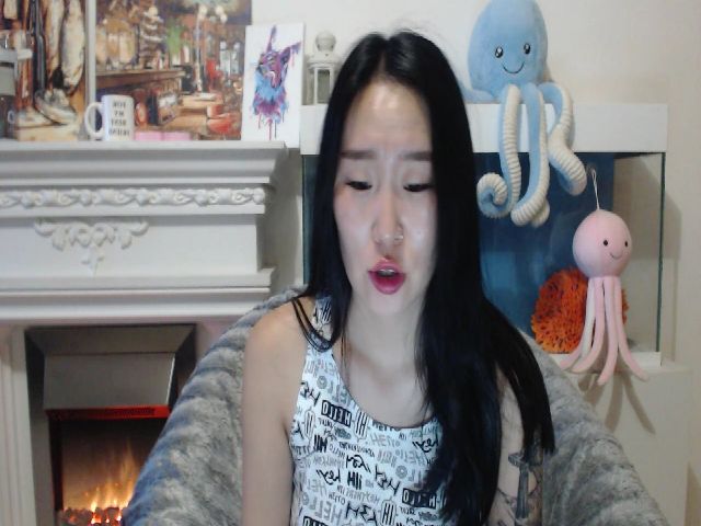 Live sex webcam photo for JennieKimm #268550184