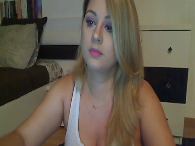 Live sex webcam photo for MISS__S #268549490
