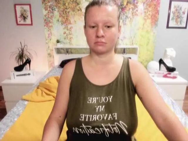 Live sex webcam photo for CoconutLegs #268569221