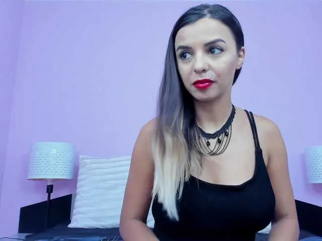 Live sex webcam photo for JuliaHayes90 #268563023