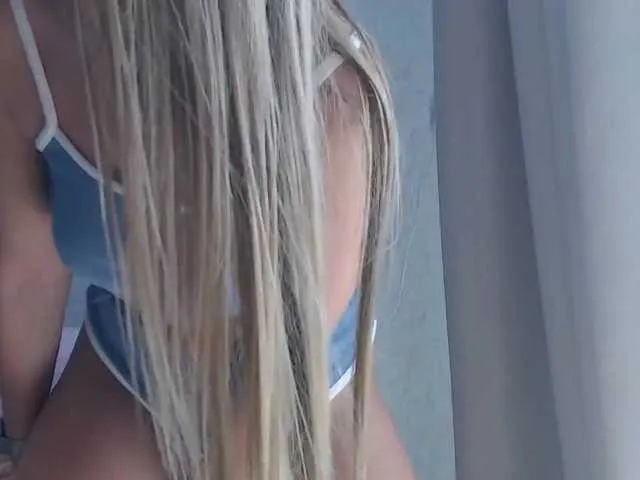 Live sex webcam photo for mimimi93 #268557223