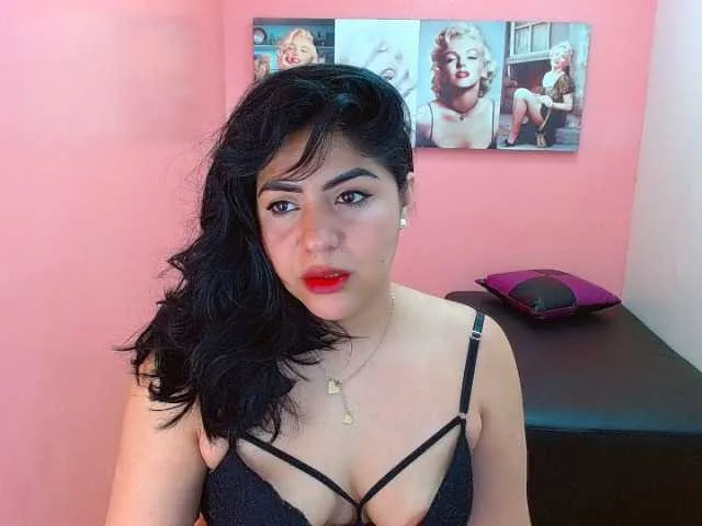 Live sex webcam photo for SweetDollx #268569629