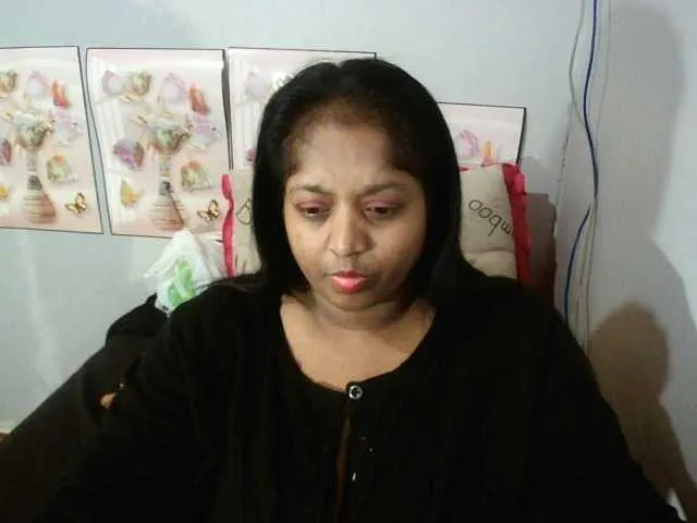 Live sex webcam photo for Indiantasha #287986156