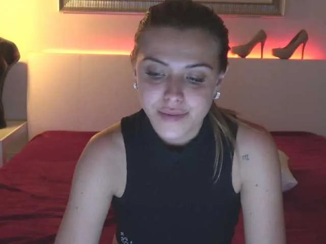 Live sex webcam photo for MeowCuty #268552010