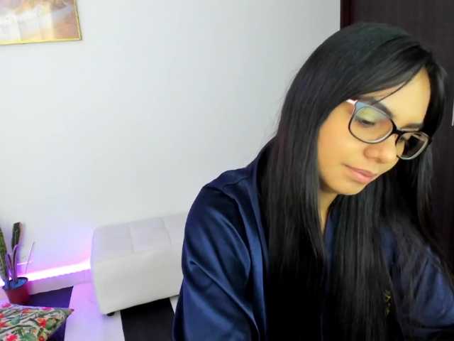 Live sex webcam photo for anthonellahil #268563323