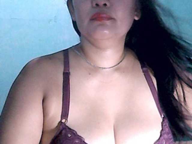 Live sex webcam photo for wildmom4u #268551746