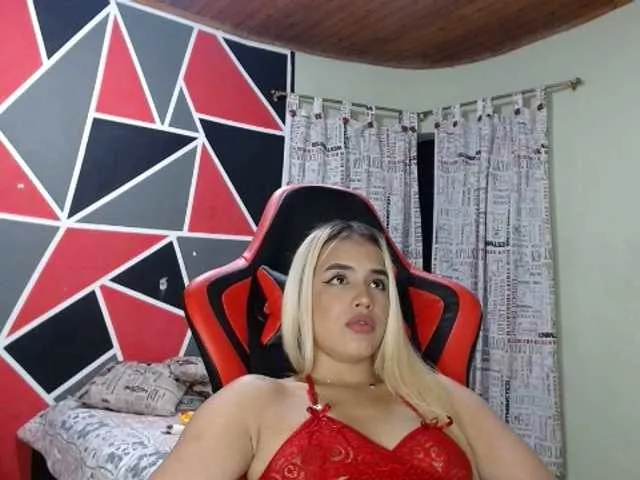 Live sex webcam photo for adri14-1 #268552546