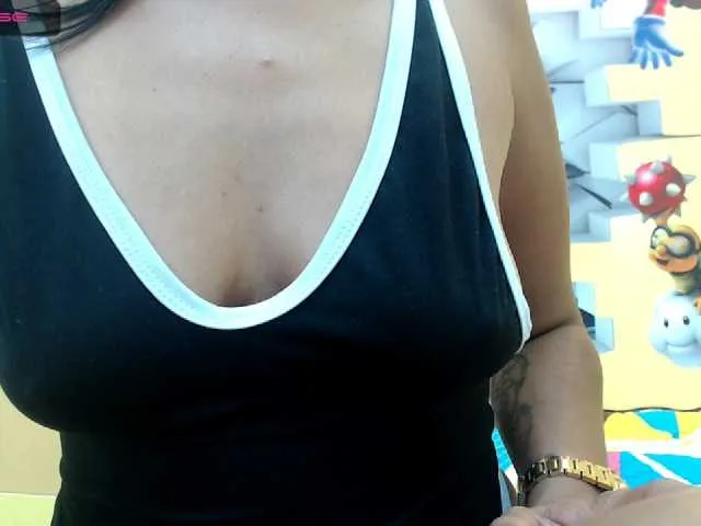 Live sex webcam photo for CrazzyJenna #268552606