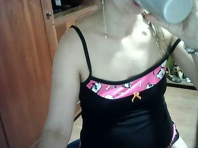 Live sex webcam photo for latinasexxy #268563378