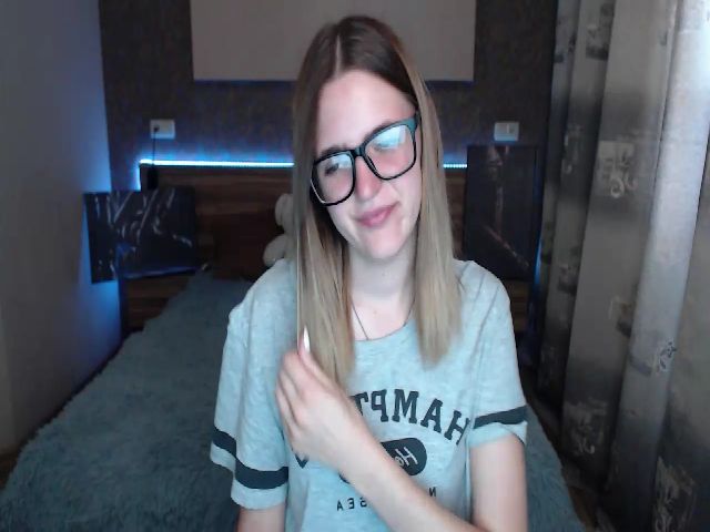 Live sex webcam photo for Ella_Hudson #268556586