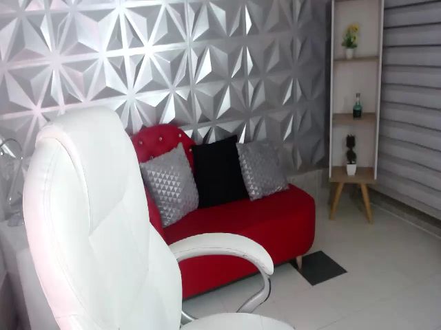 Live sex webcam photo for Roxaneharper #268571165