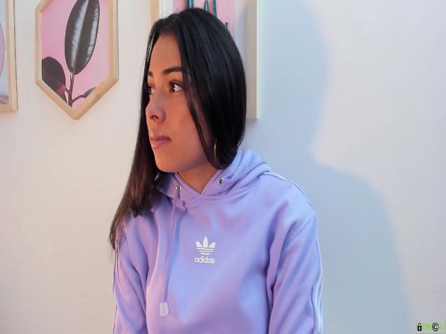 Live sex webcam photo for Kendry_ #268571356