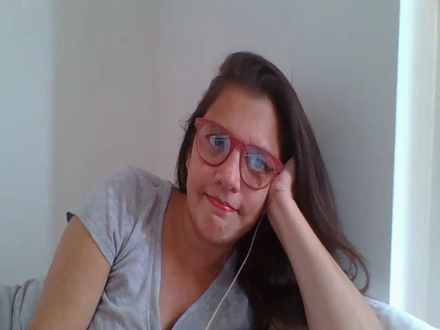 Live sex webcam photo for SweetLola01 #268569747