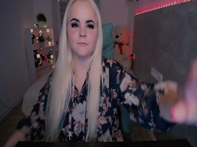 Live sex webcam photo for Jenni__fer #268571609