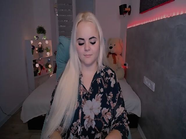 Live sex webcam photo for Jenni__fer #268572588