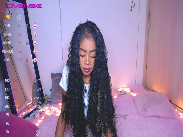 Live sex webcam photo for Aria_brown_ #268570636