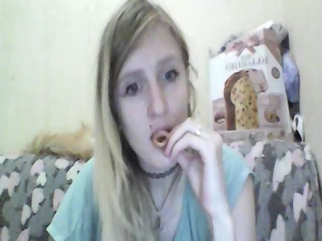 Live sex webcam photo for GuiltyKitty #268565222