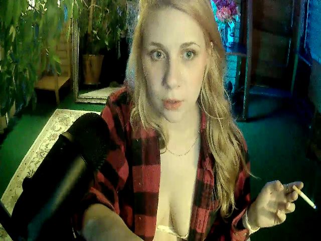 Live sex webcam photo for Sweetestlilly #268554996