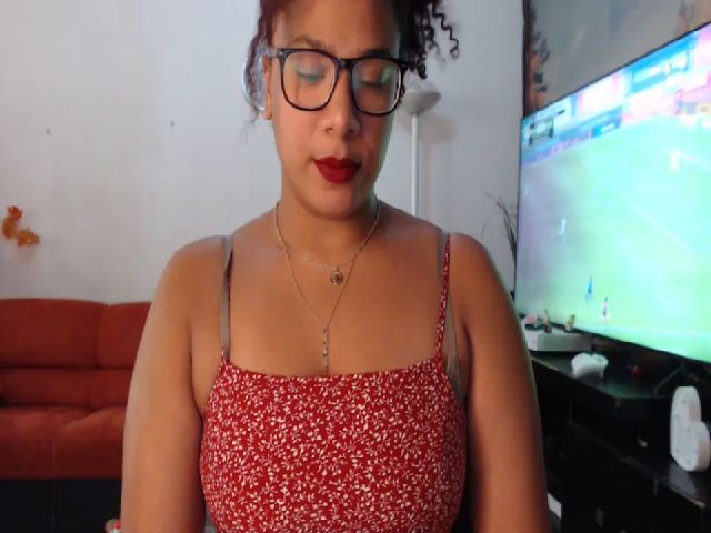 Live sex webcam photo for Mysticbae #268573550