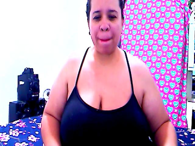 Live sex webcam photo for LatinaBigAss4 #268552789