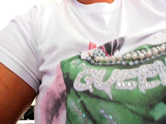 Live sex webcam photo for LovelyClara4u #268563545