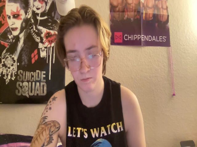 Live sex webcam photo for CandyBurger #268572827