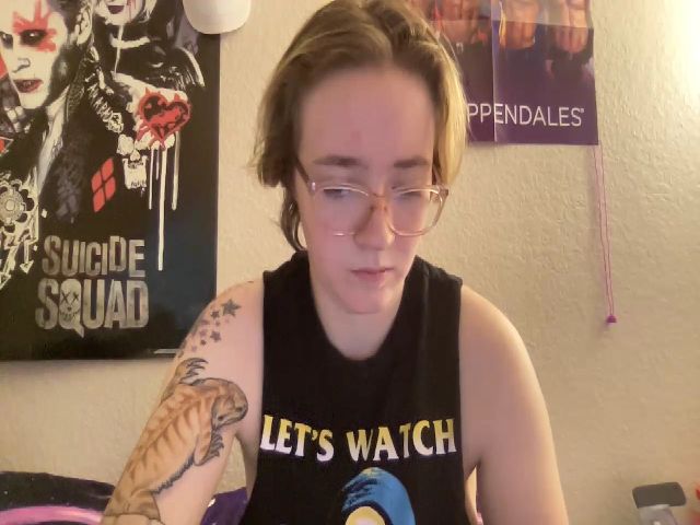 Live sex webcam photo for CandyBurger #268573163