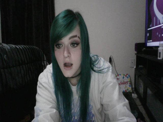 Live sex webcam photo for FloraSky #268553928