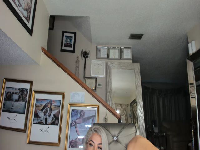 Live sex webcam photo for ADRIANA_FOX #268571774