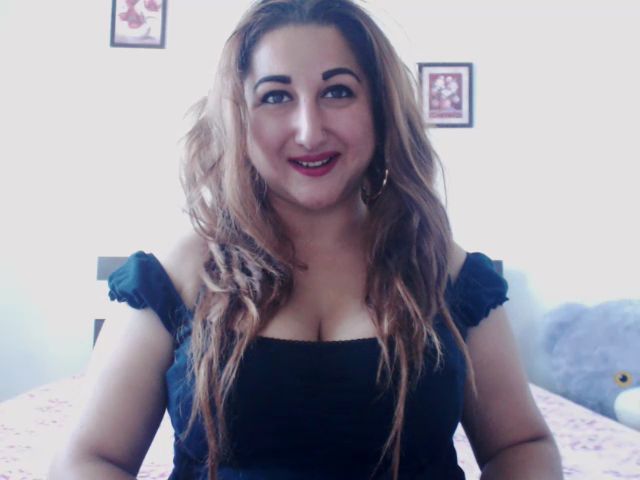 Live sex webcam photo for KinkyMyax #268559267