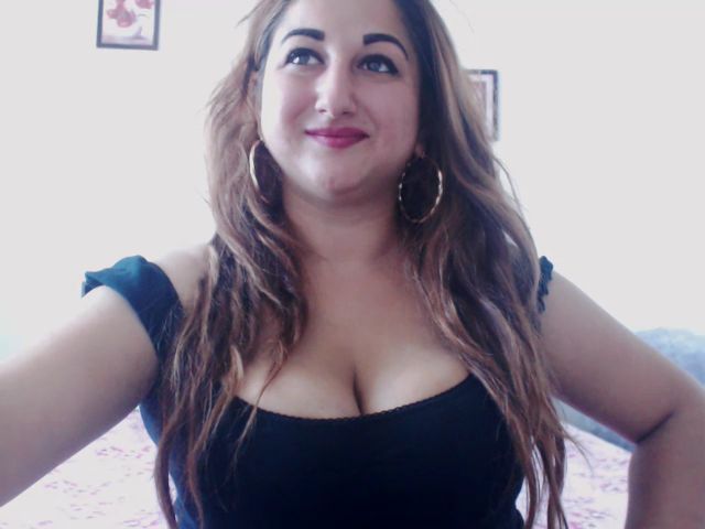 Live sex webcam photo for KinkyMyax #268559599